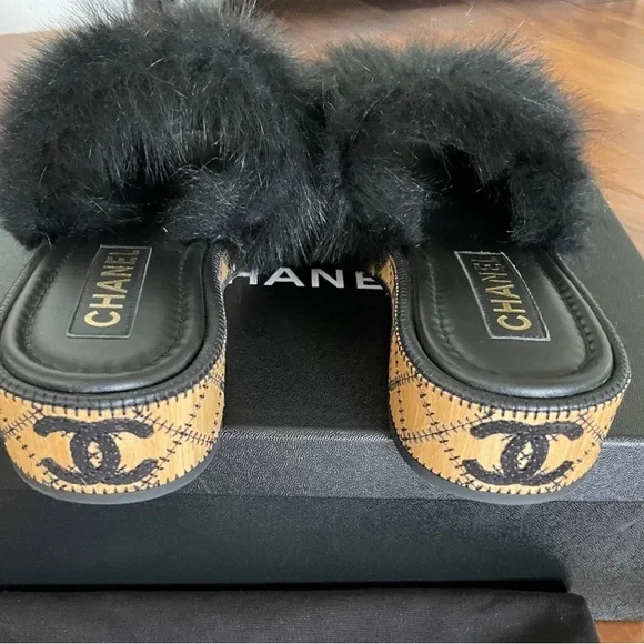 Chanel CC 22B Logo Fur Shearling Slides Sandals 36.5 - Picture 1 of 4